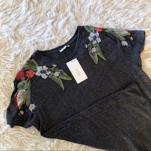 NWT Zara Embroidered Flower T-Shirt 🌸🌺